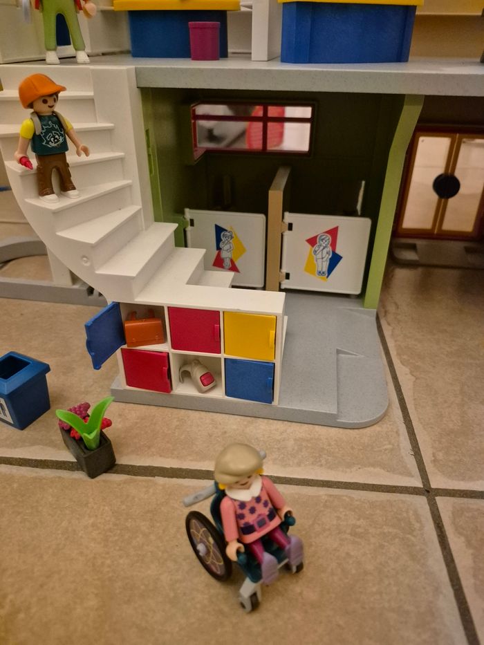 Playmobil 9453 école aménagée - photo numéro 8