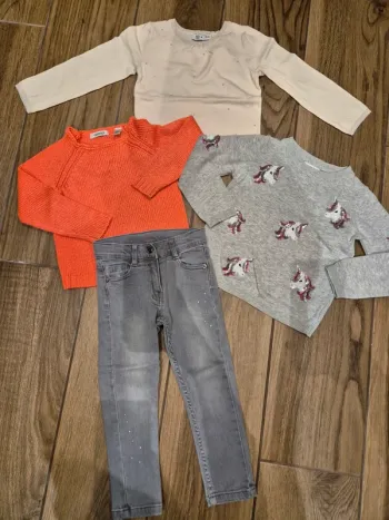 Lot de jean et 3 pull 3 ans