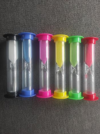 Lot de 6 Sabliers Colorés – Gestion du Temps et Jeux