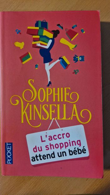 Livre  L accro du shopping attend un bébé  de Sophie  Kinsella