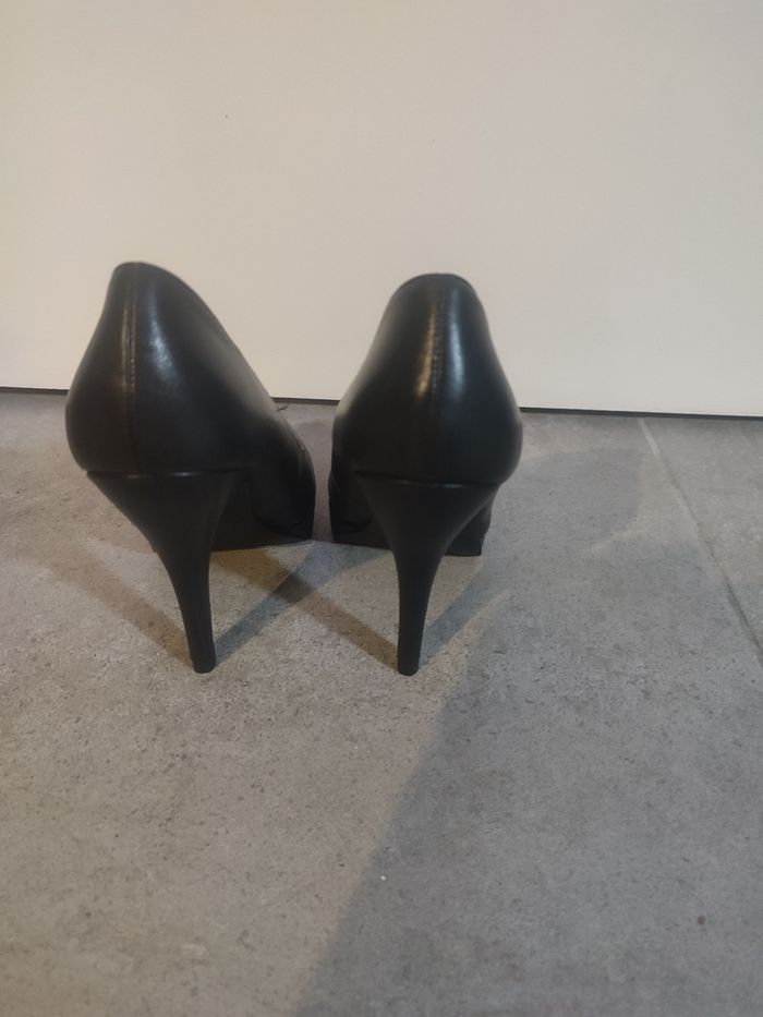 Escarpins cuir à talons aiguilles - photo numéro 5