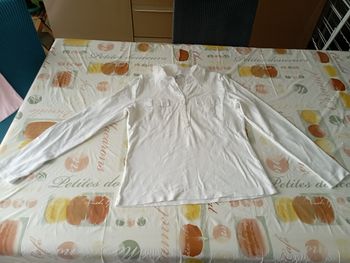 Tee shirt blanc manches longues col polo Zamba taille 2 neuf 3€