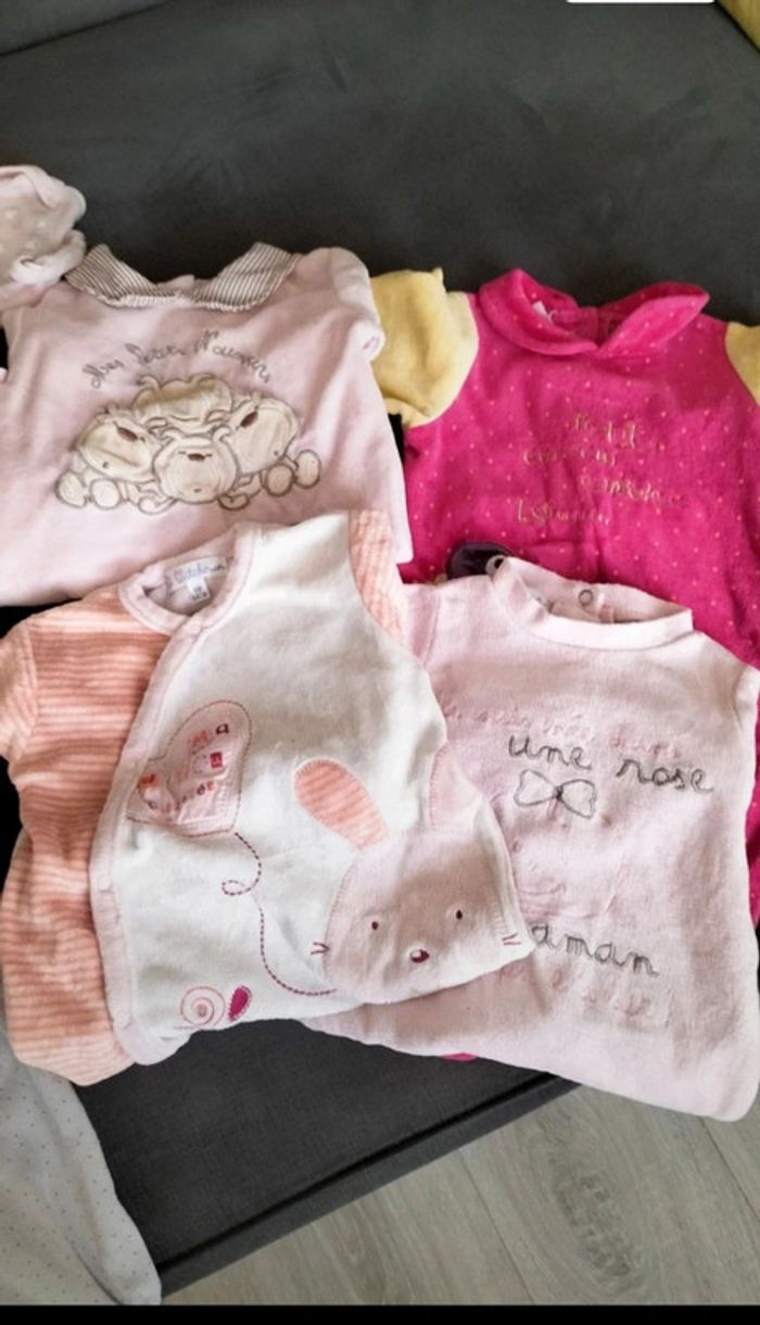 4 pyjamas 1 mois