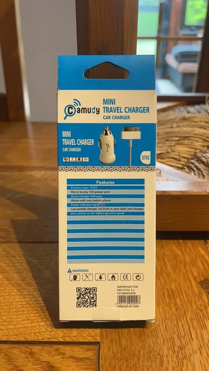 Chargeur pour voiture - photo numéro 2