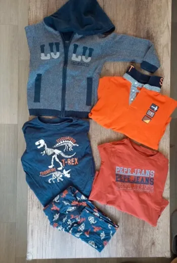 Lot vêtements garçon 4 ans