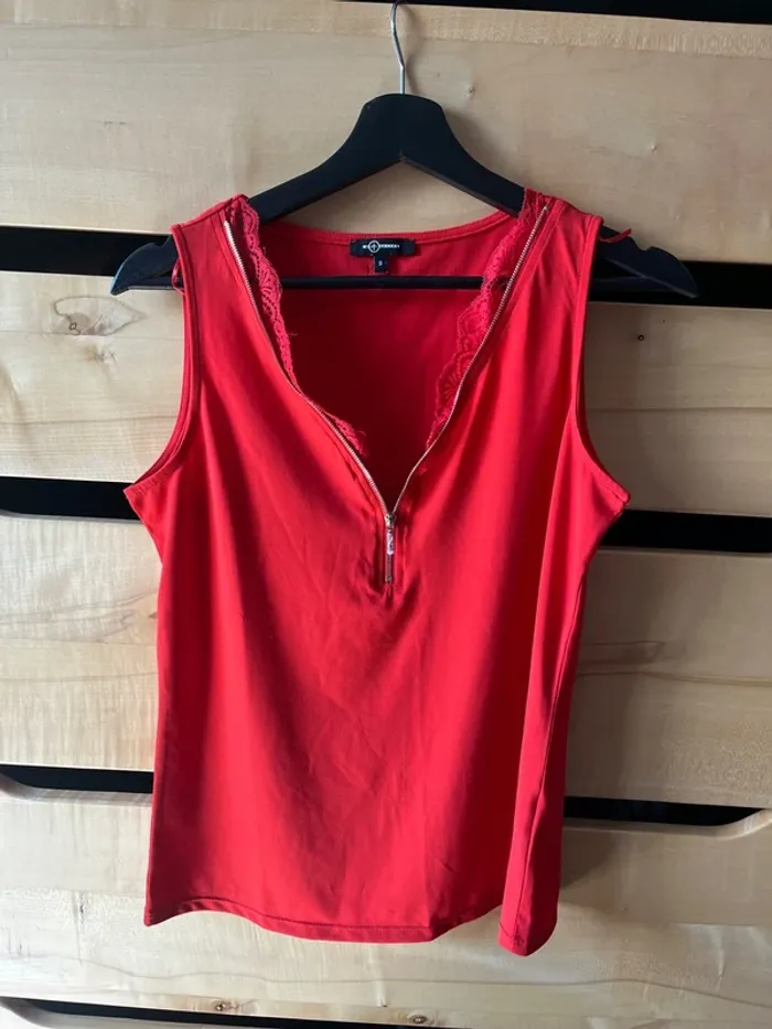 Top rouge