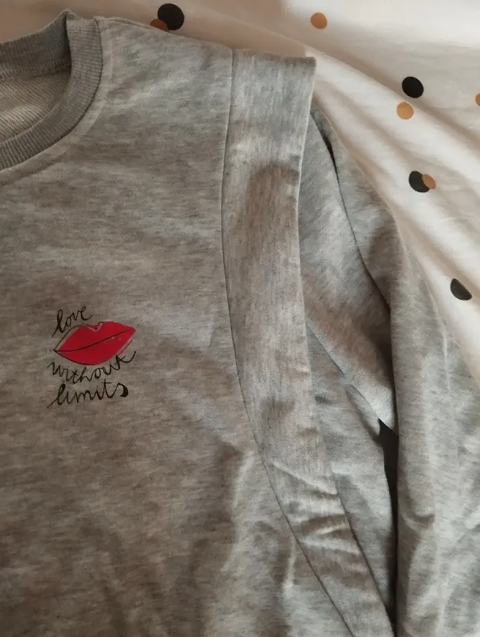 Sweat a message gris - photo numéro 3