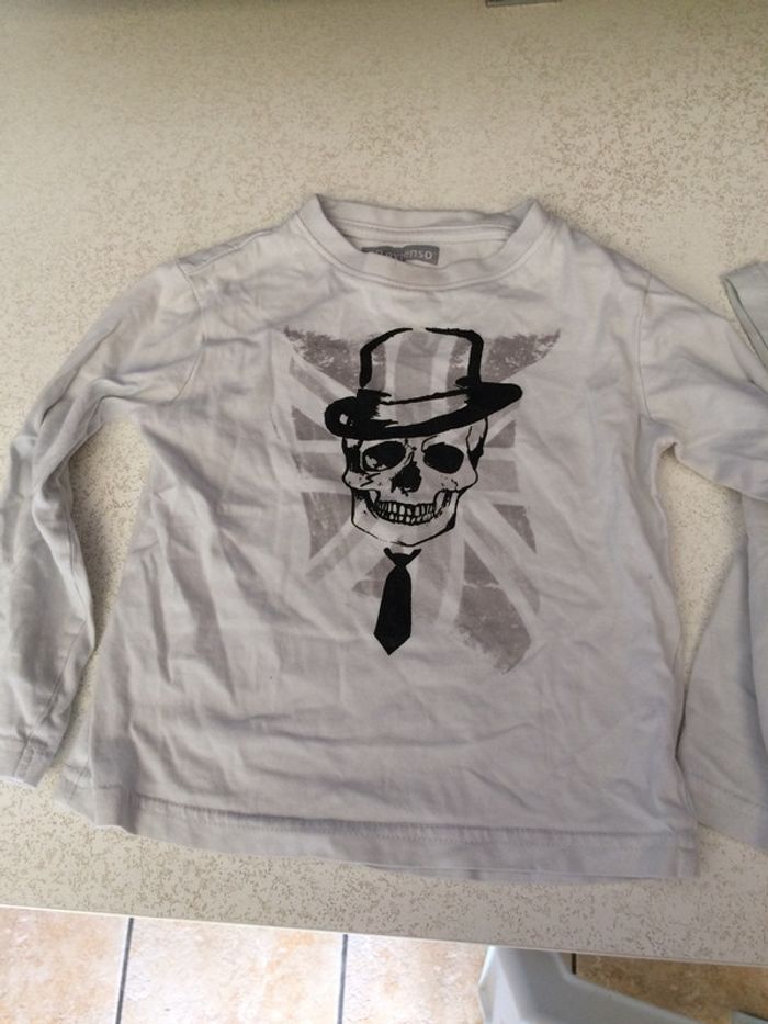 Lot de 2 T shirt type pirate 4 ans - photo numéro 2