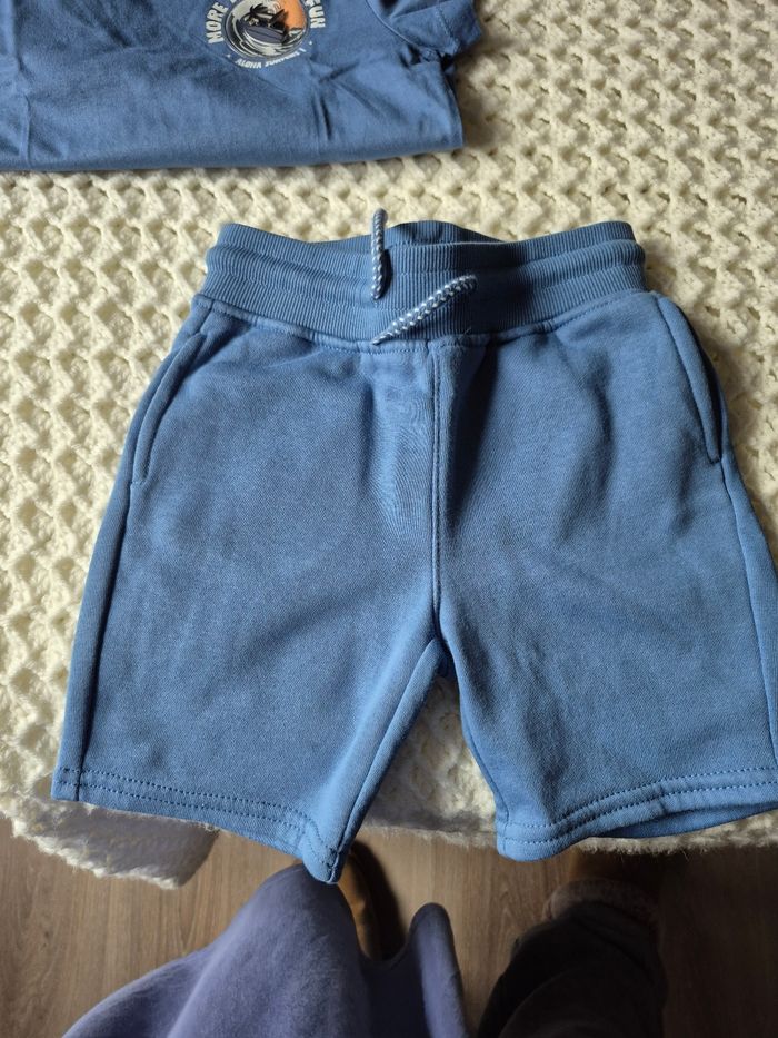 Ensemble short et tee-shirts - photo numéro 2