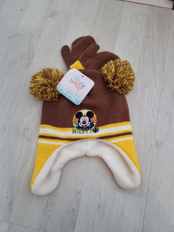 Bonnet 50cm + moufles mickey neuf
