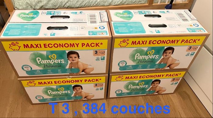 Lot de 4 boites pampers Harmonie taille 3,6-10kg , 384 couches, jamais ouvert.