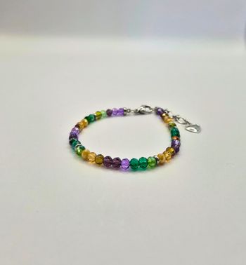 Bracelet argenté petites perles vertes, jaunes et violettes