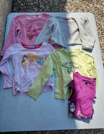 Lot 5 vêtements fille 5 ans Disney
