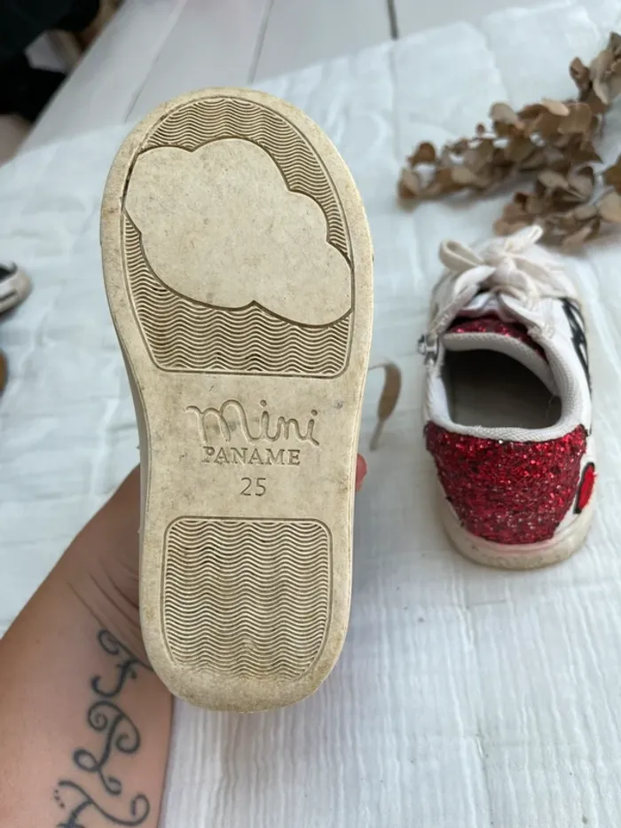 Basket blanche et rouge à paillettes - Bon baiser de paname (taille 25) - photo numéro 6