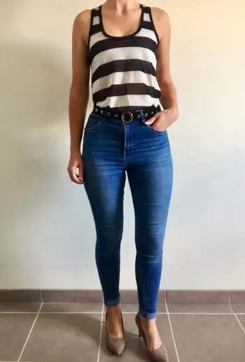 Blouse noire et blanche