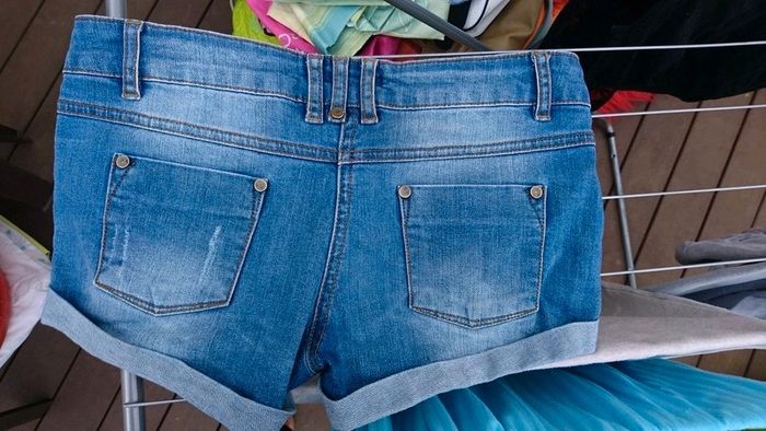 Short en jean pailleté T34 neuf - photo numéro 2