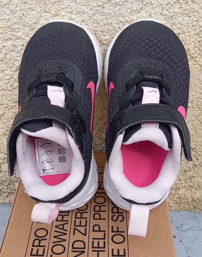 Chaussures nike taille 21