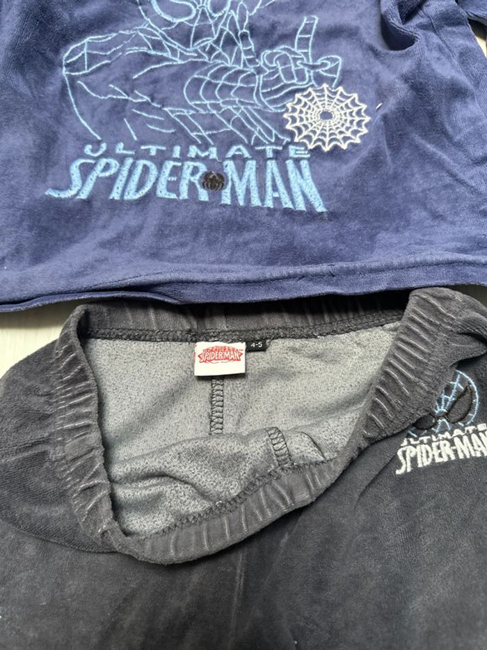 Pyjama en velours, Spiderman 4-5 ans - photo numéro 3
