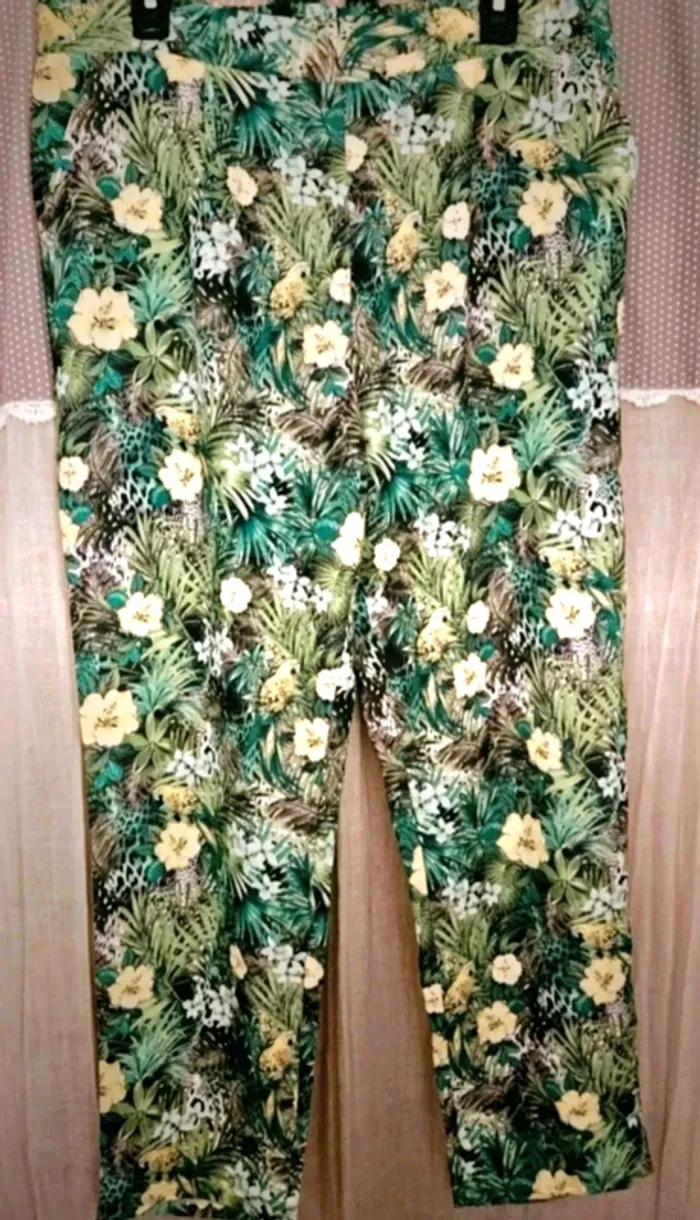 Pantalon fluide tropical vert Kiabi Taille XL Neuf - photo numéro 2
