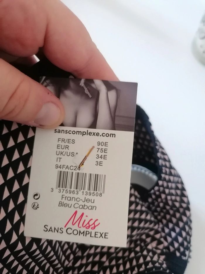 Soutien gorge sans complexe taille 90E - photo numéro 6