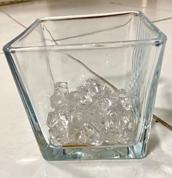 Vase avec faux diamants