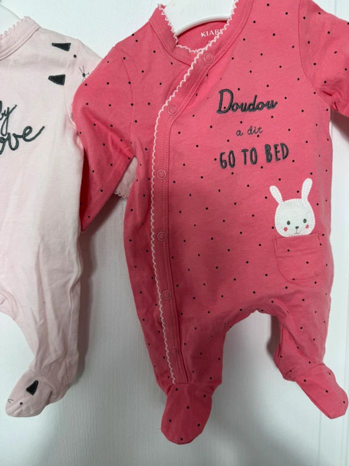 Lot 6 vêtements donc 4 neufs 1 mois - photo numéro 6