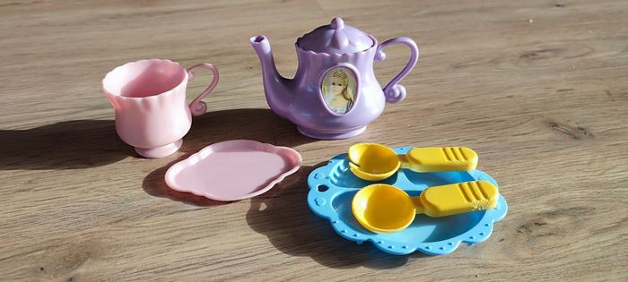 Dinette, accessoires de poupée.. - photo numéro 2