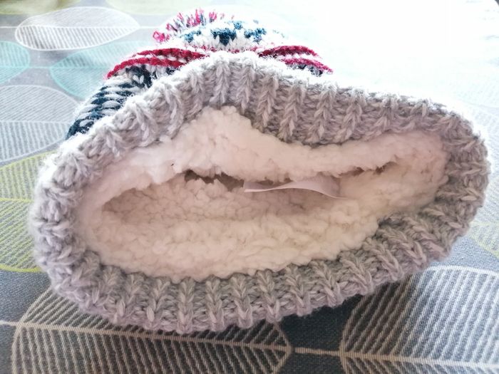 Bonnet doublé moumoute. Taille 52 - photo numéro 2