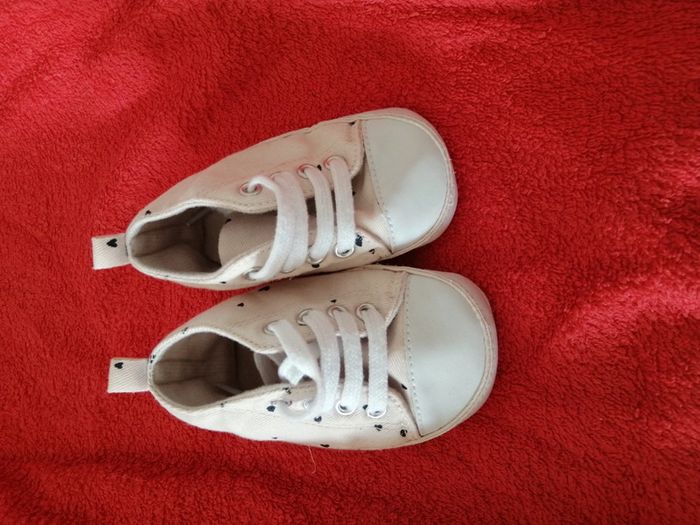 Chaussure très bon état 9/12 mois