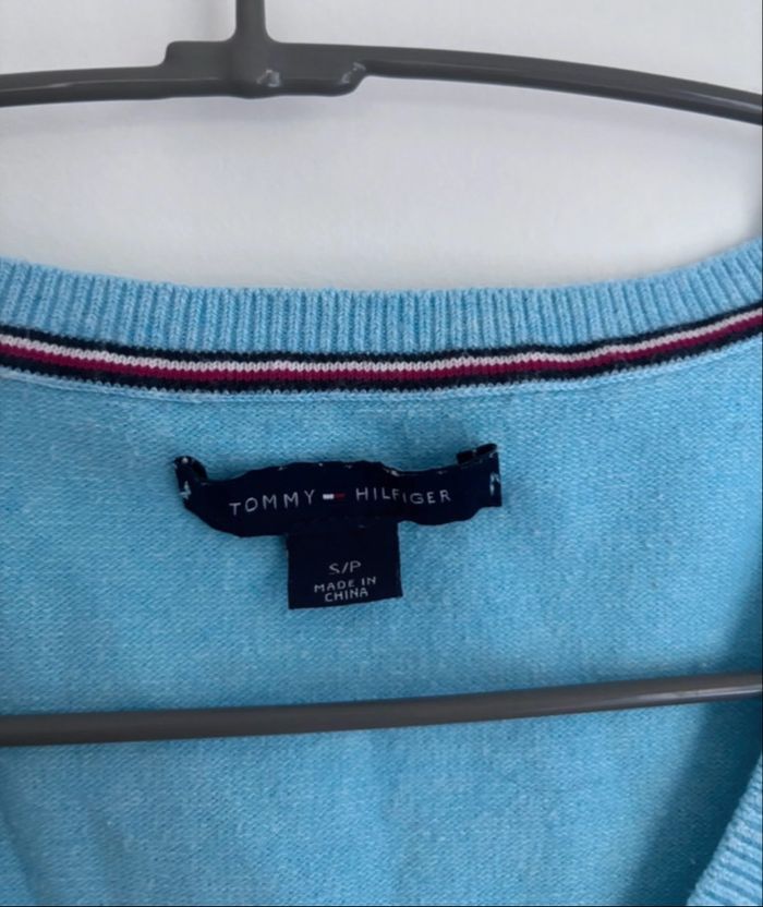 🩵 Pull col en V femme Tommy Hilfiger Taille S - photo numéro 3