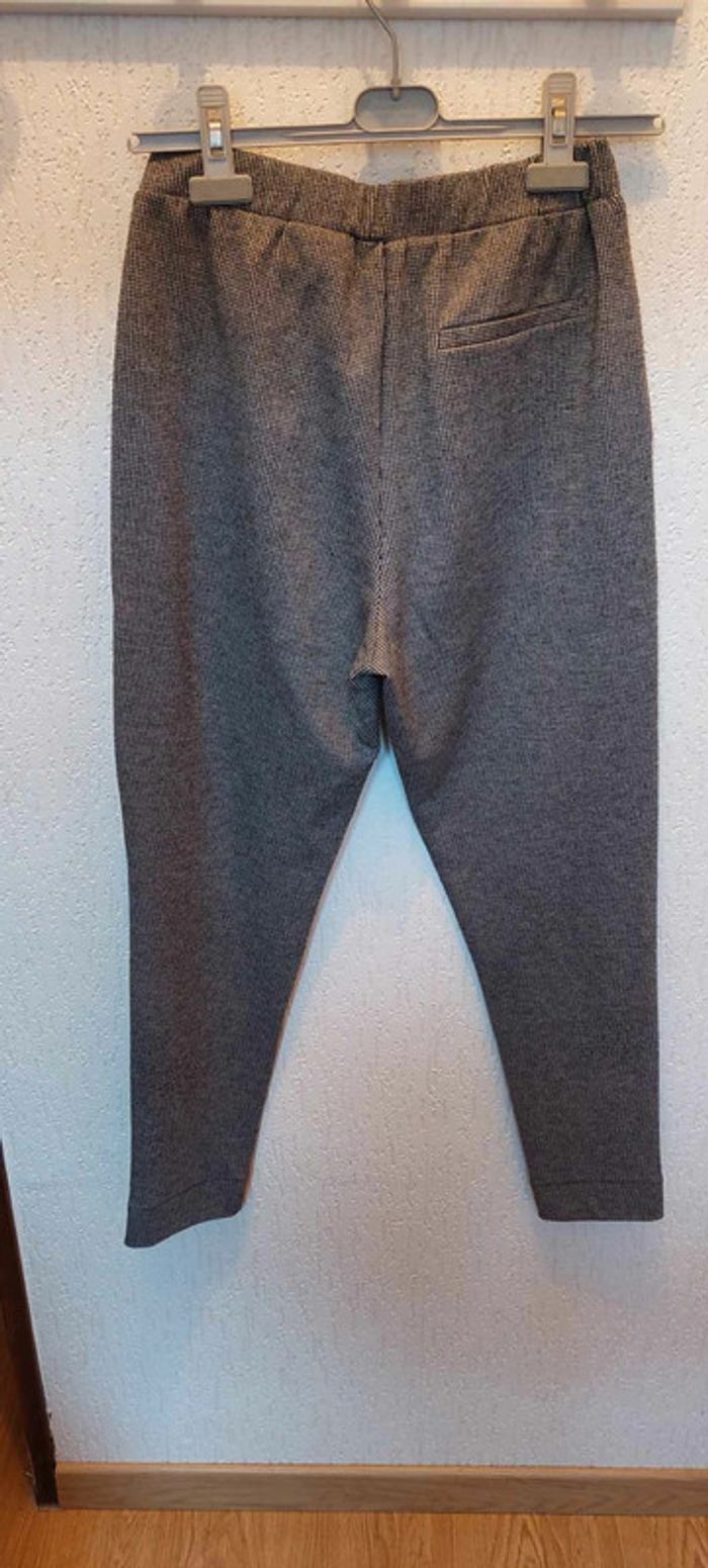 Beau et chaud pantalon femme Pull & Bear S noir/blanc très bon état - photo numéro 3