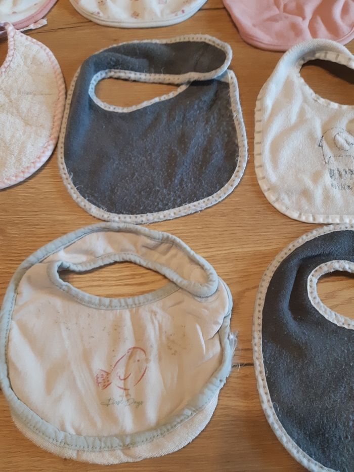 Lot 12 bavoirs - photo numéro 2