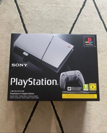 PlayStation Édition Standard 30TH neuf + Manettes
