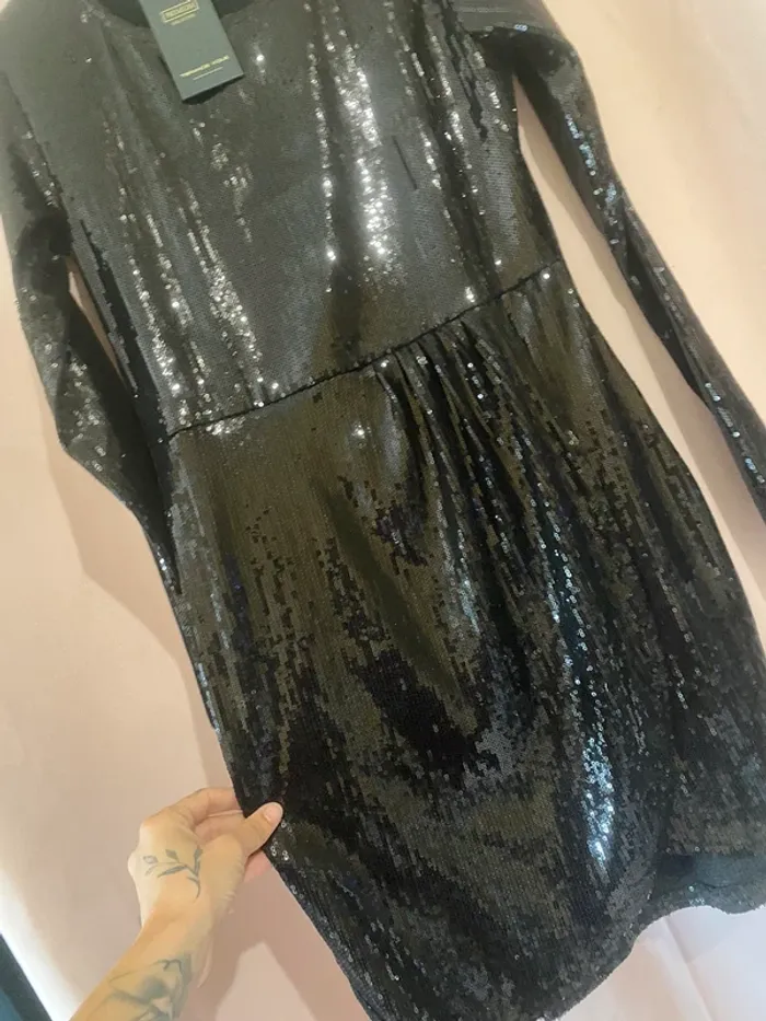Robe de soirée sequins - photo numéro 8