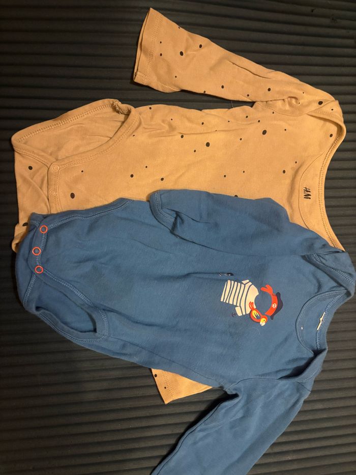 Lot de 2 bodies T 6 mois