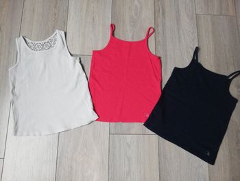 8 ans lot de 3 débardeurs bretelles top en très bon état