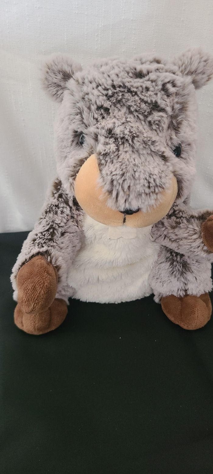 Peluche marionnette castor FIZZY marmotte chiné gris et blanc - photo numéro 2