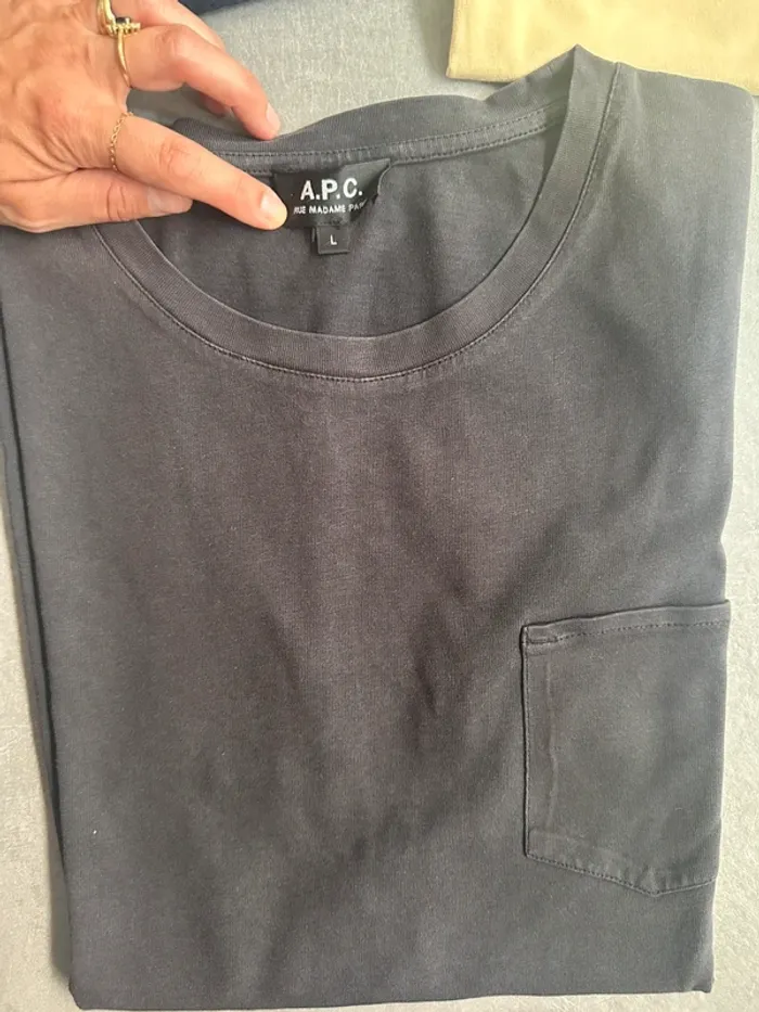 Lot de 2 teeshirts A.P.C taille L - photo numéro 3