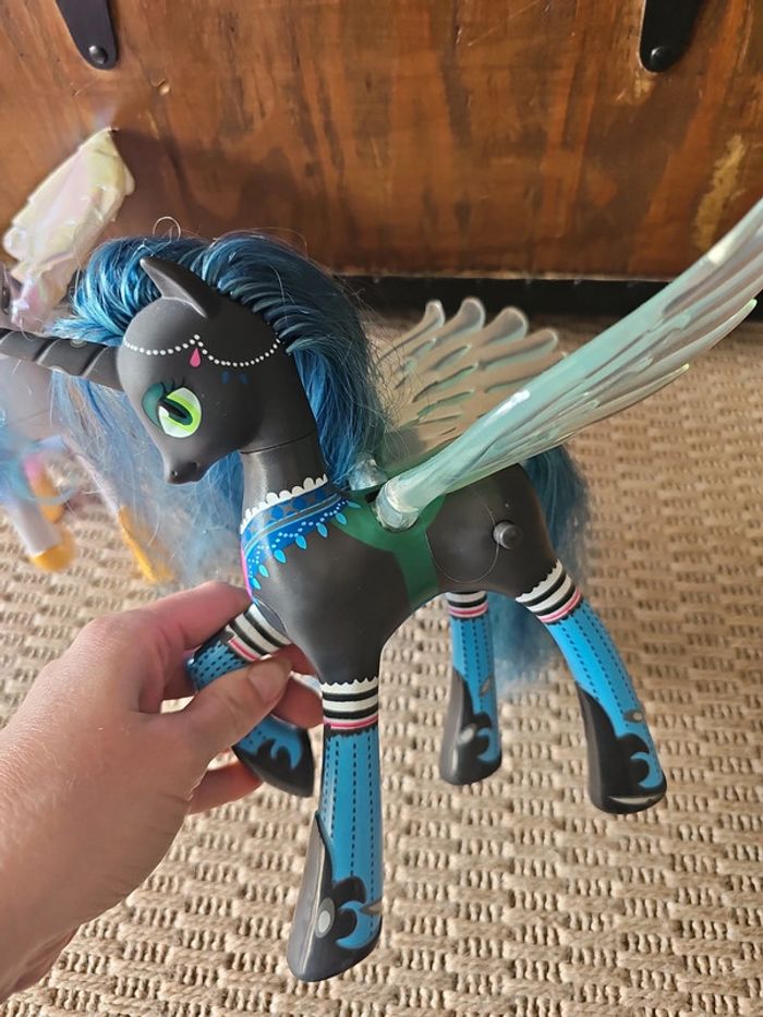 My little pony sonore et lumineux Queen chrysalis et princesse celestia - photo numéro 2