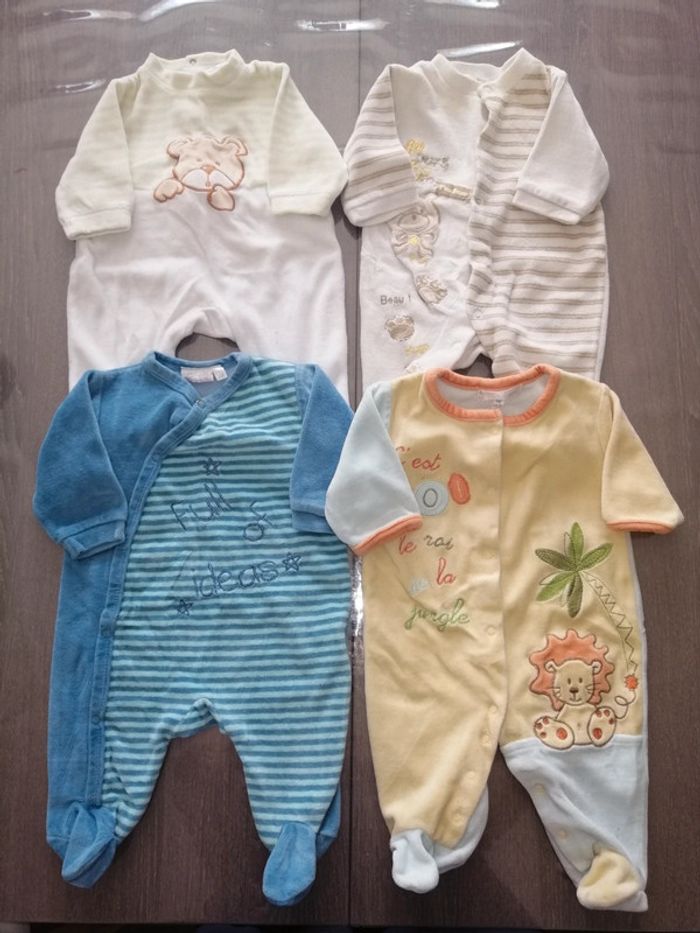Pyjamas 1 mois
