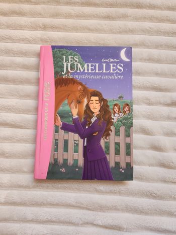 📚 Les Jumelles Tome 3 – La mystérieuse cavalière (Bibliothèque Rose)