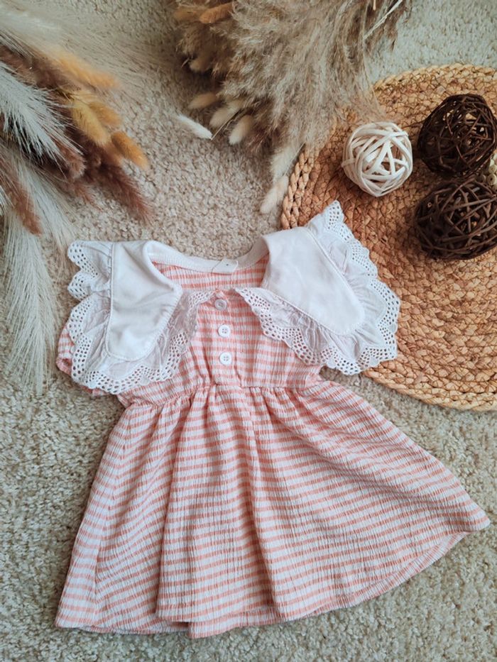 Robe. - photo numéro 2