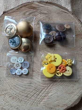 Lot de 4 sachets de boutons