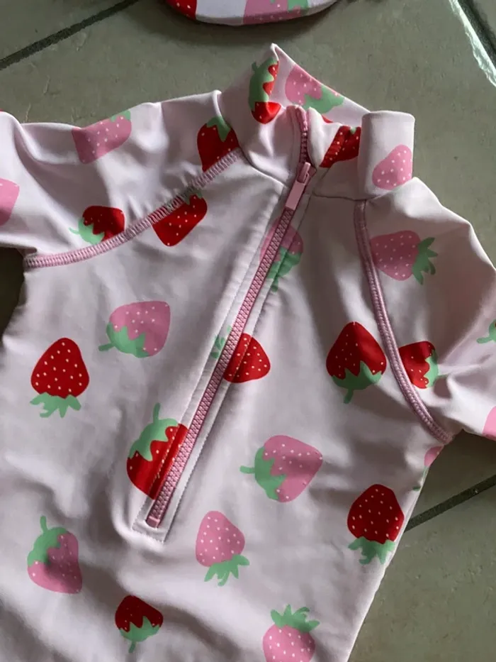 Maillot de bains fille fraise - photo numéro 3