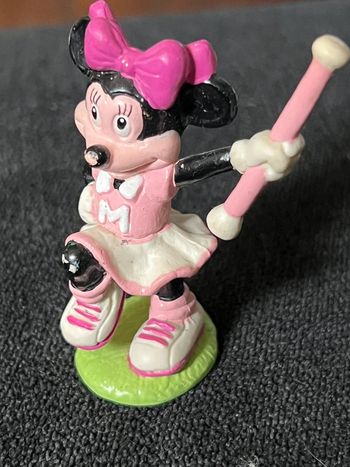 Minnie figurine