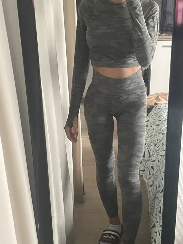 Ensemble de sport femme - photo numéro 3