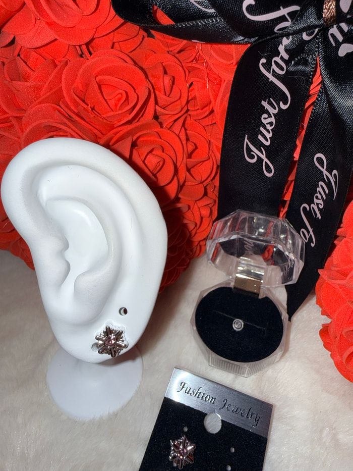 🌸 Boucles d’oreilles argentées flocon rose – Élégantes et originales ! 🌸 - photo numéro 2