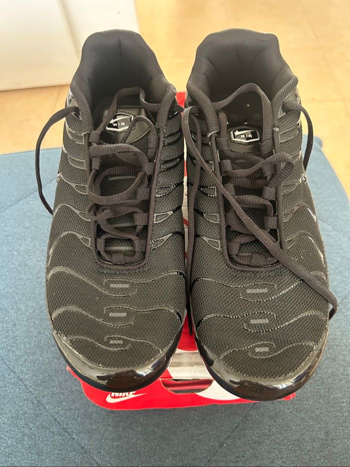 Baskets Nike TN taille 43 neuves jamais portées avec boîte - photo numéro 4