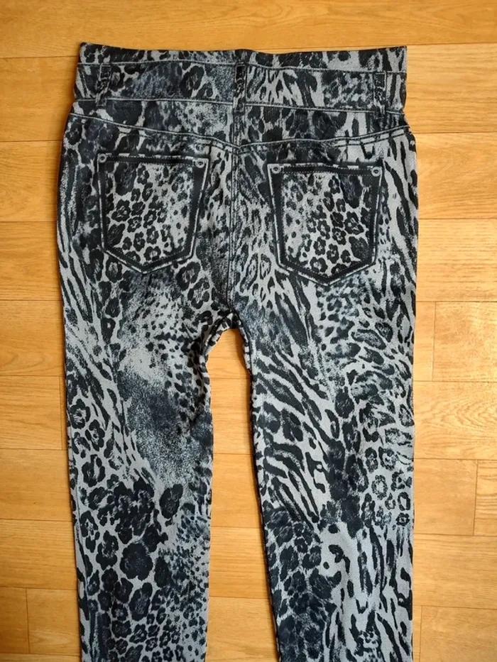 Legging imprimé animal T. 32 - photo numéro 2