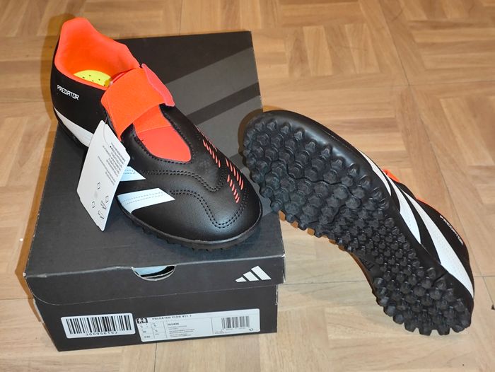 Magnifiques chaussures foot adidas predator taille 38 - photo numéro 3